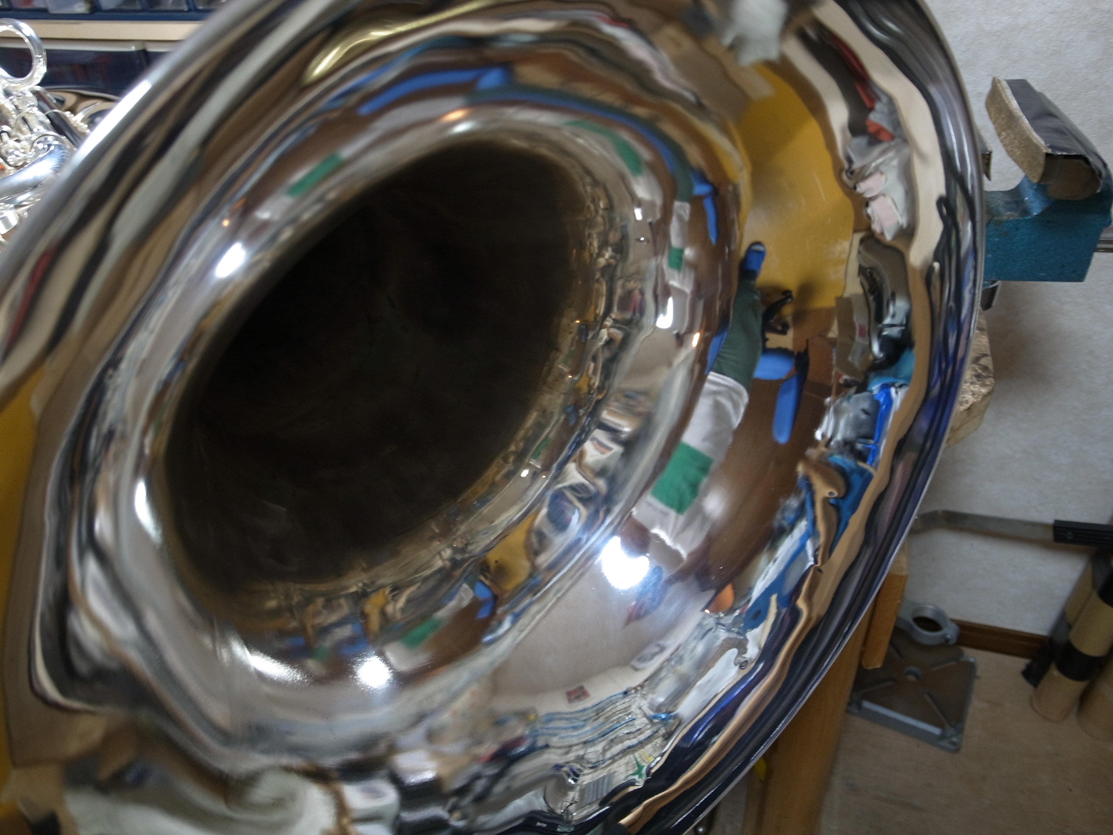 チューバのベル